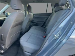 Volkswagen Golf VIII Variant 1.5 eTSI Life DSG AHK Navi