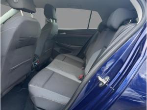 Volkswagen Golf VIII 1.5 eTSI Active DSG Ganzjahresreifen Rückfahrkamera