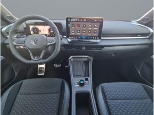Volkswagen T-Roc 1.5 eTSI DSG R-Line+AHK+WR+HARMANN+MATRIX+