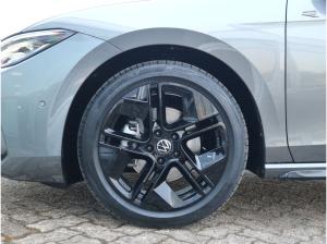 Volkswagen Passat R-Line 2,0 TDI SCR (150 PS) DSG *AHK*BLACK STYLE*WINTERRÄDER*NAVI PRO*