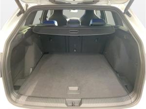 Volkswagen Golf VIII Variant R 2.0 TSI DSG 4Motion ACC AHK