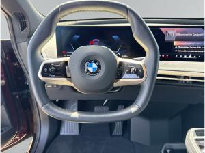BMW ix xDrive45 DRIVING ASSIST PLUS,LEDER,H/K SOUND,LED-SW,LENKRADHEIZUNG,PARK ASSIST,20 Zoll ALU