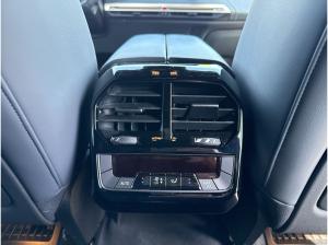 BMW ix xDrive45 DRIVING ASSIST PLUS,LEDER,H/K SOUND,LED-SW,LENKRADHEIZUNG,PARK ASSIST,20 Zoll ALU
