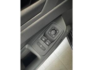Volkswagen Caddy 5-Sitzer Motor: 2,0 l TDI EU6 SCR Getriebe: 6-Gang-Schaltgetriebe Radstand: 2755 mm KR Lagerwagen !