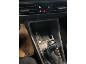 Volkswagen Caddy 5-Sitzer Motor: 2,0 l TDI EU6 SCR Getriebe: 6-Gang-Schaltgetriebe Radstand: 2755 mm KR Lagerwagen !