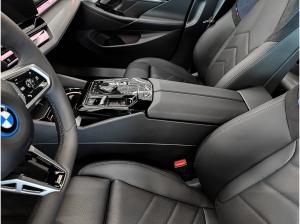 BMW i5 eDrive40 M Sport ACC RFK NAVI Standh. LED LM