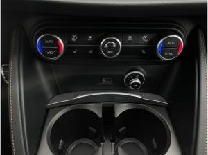 Alfa Romeo Stelvio Intensa Q4 2.0 PANORAMA+PDC+KAMERA+CARPLAY+SHZ