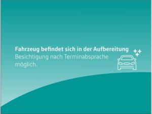 Volkswagen Golf VIII R 2.0TSI DSG 4x4 NAVI PDC LED+