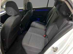 Volkswagen Golf VIII 1.5 TSI Life HeadUp Navi RearView GJR