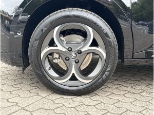 Alfa Romeo Junior 1.2 Ibrida Sport-Speciale +Tech +Panorama