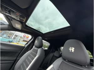 Alfa Romeo Junior 1.2 Ibrida Sport-Speciale +Tech +Panorama
