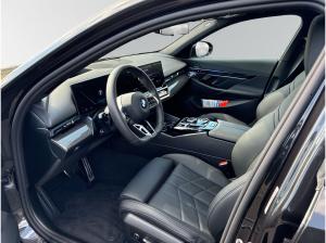 BMW 520 d xDrive Touring M Sport STANDHEIZUNG,AHK,ACC,SITZLÜFTUNG,H/K SOUND,EL. SITZE,360 GRAD KAMERA