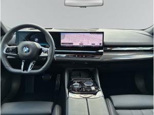 BMW 520 d xDrive Touring M Sport STANDHEIZUNG,AHK,ACC,SITZLÜFTUNG,H/K SOUND,EL. SITZE,360 GRAD KAMERA