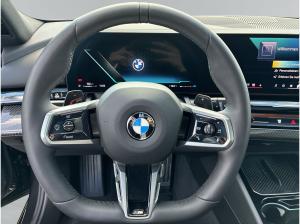 BMW 520 d xDrive Touring M Sport STANDHEIZUNG,AHK,ACC,SITZLÜFTUNG,H/K SOUND,EL. SITZE,360 GRAD KAMERA
