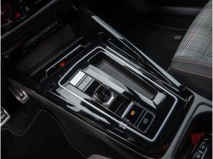 Volkswagen Golf VIII 2.0 TSI DSG GTI Navi R-Kam PDC SHZ