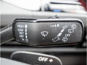 Volkswagen Golf VIII 2.0 TSI DSG GTI Navi R-Kam PDC SHZ