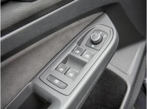 Volkswagen Golf VIII 2.0 TSI DSG GTI Navi R-Kam PDC SHZ