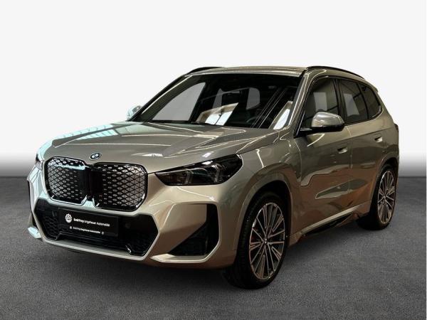 BMW iX1 xDrive30 M Sportpaket , 5-türig (Strom)