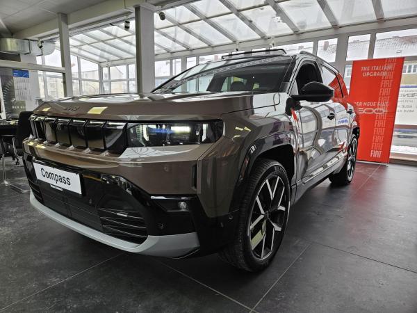 Jeep Compass Elektro 74 kWh First Edition -