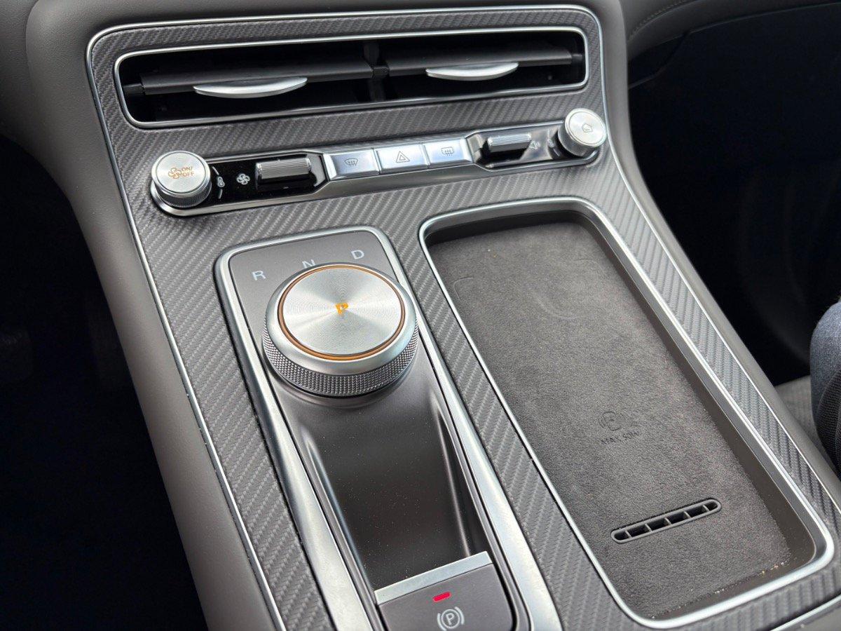 MG S6 EV