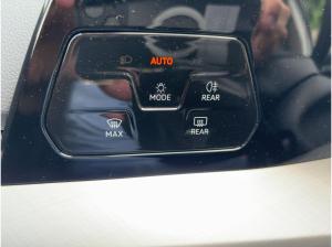Volkswagen Golf VIII Life 1.5 TSI DSG LED PANO HARMAN TRAVEL