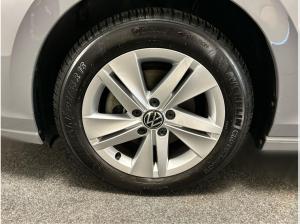 Volkswagen Golf VIII 2.0 TDI DSG Life CarPlay ACC LED Navi