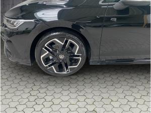 Volkswagen Golf 1.5 eTSI DSG R-Line