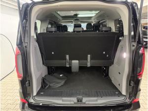 Volkswagen e-Caravelle RearView 8 Sitzer