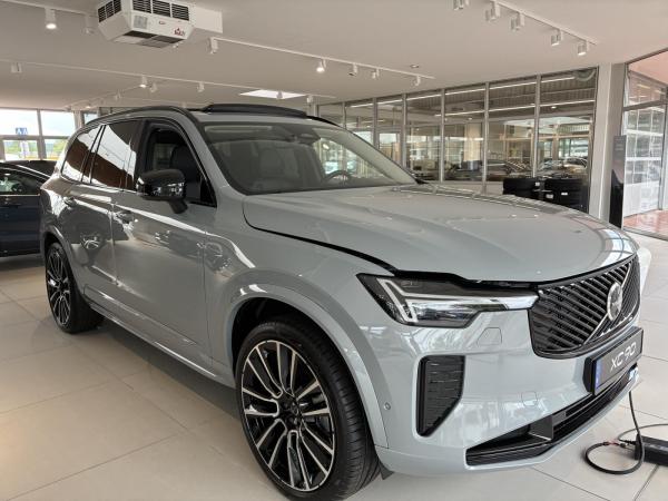 Volvo XC90 T8 AWD Plus Dark Auto