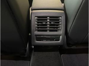 Volkswagen Golf 1.5 eTSI DSG Style AHK Navi Klima Shz