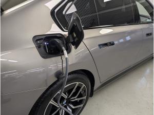 BMW i7 eDrive50 M Sport Fond Entertainment B&W SkyLounge