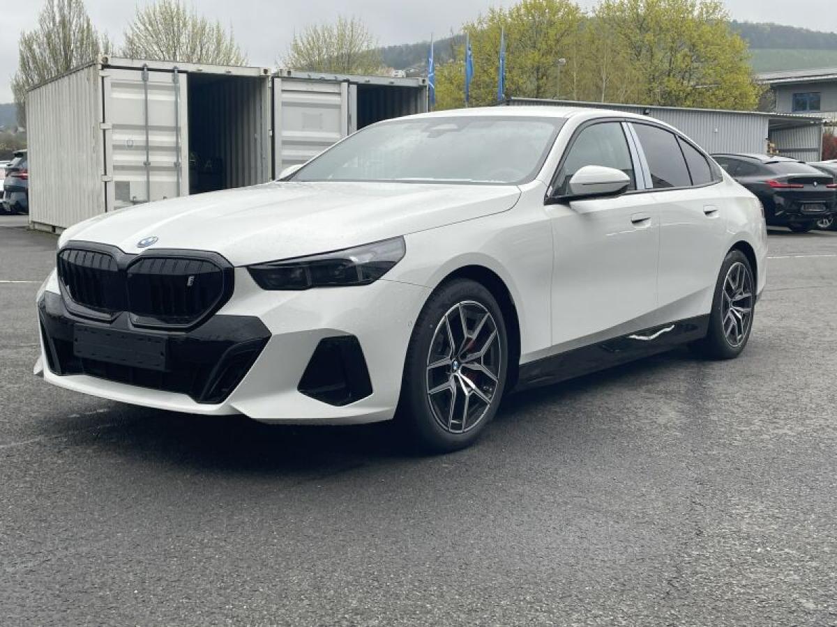 BMW i5 eDrive40 Limousine ABVERKAUF !