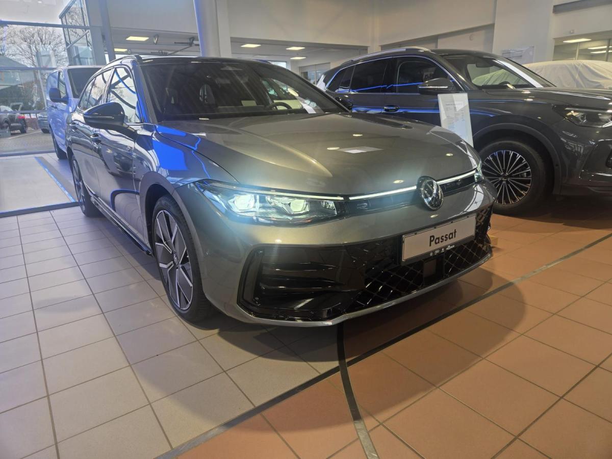 Volkswagen Passat R-Line "Signature" Hybrid //SOFORT VERF.// 272PS - mit 0,5% versteuern, HUD, Leder, LED, Kamera, Pan