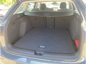 Volkswagen Golf VIII Variant LIFE 1.5TSI NP.39T 5JG.KAMERA.EASY-OPEN.HEAD-UP