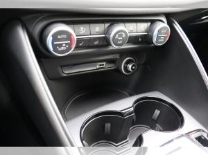 Alfa Romeo Giulia **SOFORT VERFÜGBAR** VELOCE 2.0 Turbo 16V 206kW (280 PS) AT8 - Q4