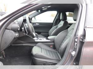 Alfa Romeo Giulia **SOFORT VERFÜGBAR** VELOCE 2.0 Turbo 16V 206kW (280 PS) AT8 - Q4