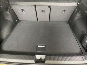 Volkswagen T-Roc R-Line 1.5 l eTSI OPF 7-Gang-Doppelkupplungsgetriebe DSG