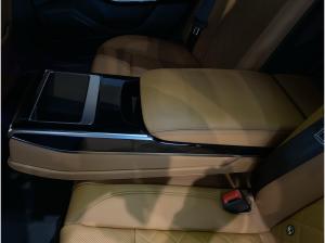 Audi S8 (4NC)