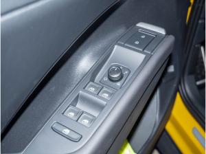 Volkswagen T-Roc R-Line 1.5 l eTSI OPF 7-Gang-Doppelkupplungsgetriebe DSG **12.200€ Preisvorteil**