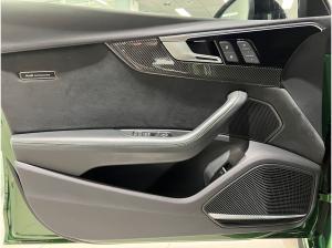 Audi RS4 Avant tiptronic PANO Matrix B&O HuD MASSAGE