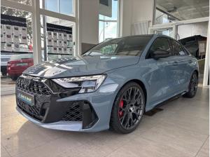 Audi RS3 LIMO 2.5I*KERAMIK,PANO,SPORT AGA,SPORT SITZE*