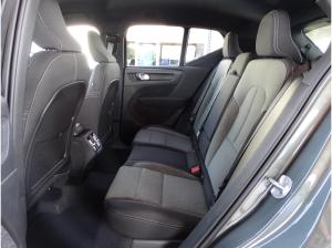 Volvo XC40 B3 Plus Dark