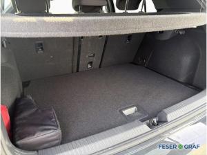Volkswagen Golf VIII GTD 2.0 TDI DSG IQ LIGHT APP SHZ PDC