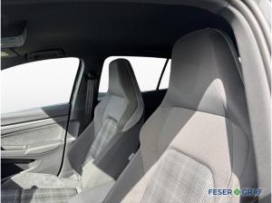 Volkswagen Golf VIII GTD 2.0 TDI DSG IQ LIGHT APP SHZ PDC