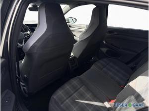 Volkswagen Golf VIII GTD 2.0 TDI DSG IQ LIGHT APP SHZ PDC