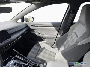 Volkswagen Golf VIII GTD 2.0 TDI DSG IQ LIGHT APP SHZ PDC