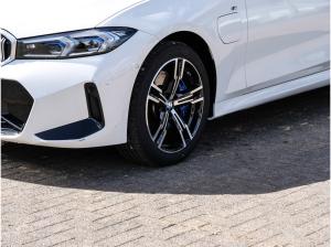 BMW 330 330e M-Sport Pano AHK DA PA+ H/K FLA