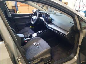 Volkswagen Golf 8 / 2.0 TDI DSG STYLE AHK STANDHEIZUNG WINTERRÄÄDER GARANTIE