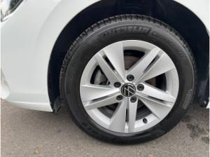Volkswagen Golf VIII 1.5 TSI Life Kamera LED Sitzhzg