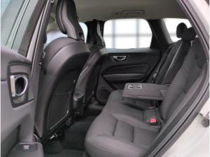 Volvo XC60 B4 (Diesel) Momentum Pro AWD Automatik Navi
